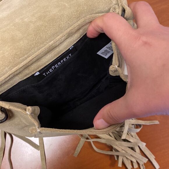 New!!! The perfext suede fringe shoulder bag - Picture 10 of 11